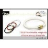 Fashionable Gold and Steinless Steel Clasp Power Balance Silicone Bracelet with Pure Titanium