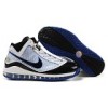 Sports shoes