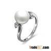 White Akoya Pearl Perline Ring Gold & Diamonds