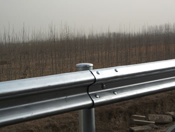 Hot-dipped Galvanized Guardrail